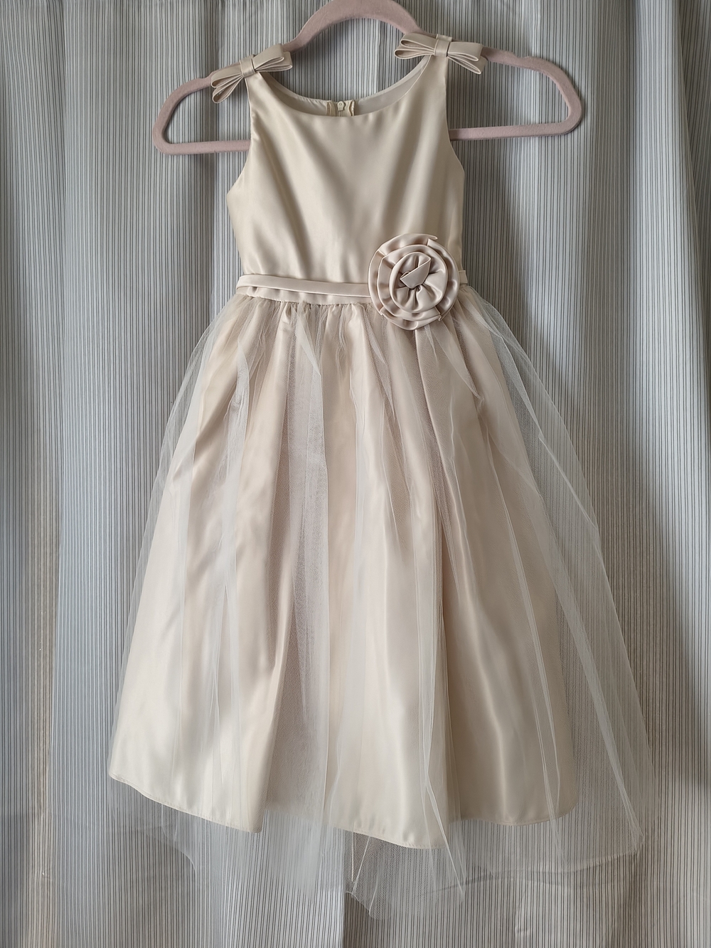 Girls Cream Tulle Flower Waist Formal Dress Size 6